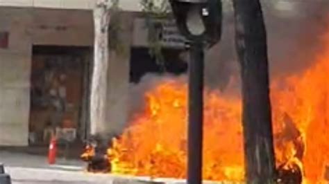 Carro Pega Fogo Em Avenida Movimentada De BH