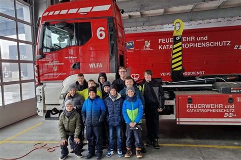 Feuerwehr Ollern Besuch Der Feuerwehrjugend Im Feuerwehr