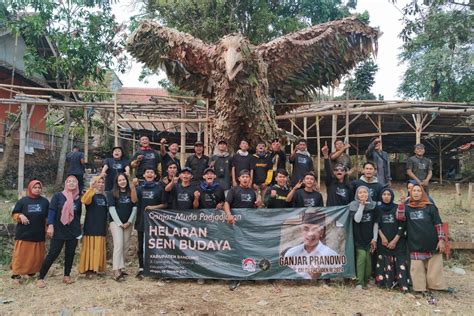 Cara Ganjar Muda Padjajaran Melestarikan Budaya Reak Kuda Renggong