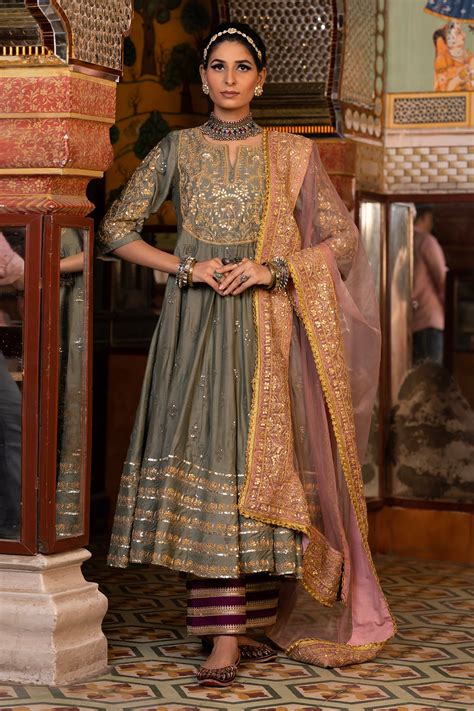 Buy Grey Chanderi Embroidered Thread Notched Round Nahal Anarkali Set