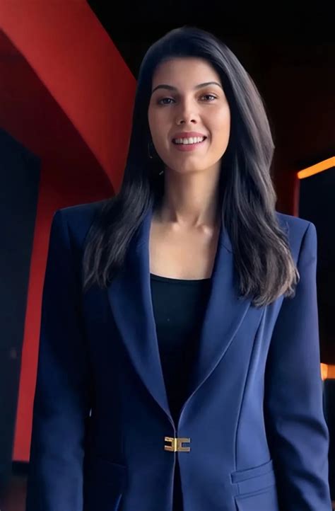 Top Kaviya Maran Hot And Sexy Photos