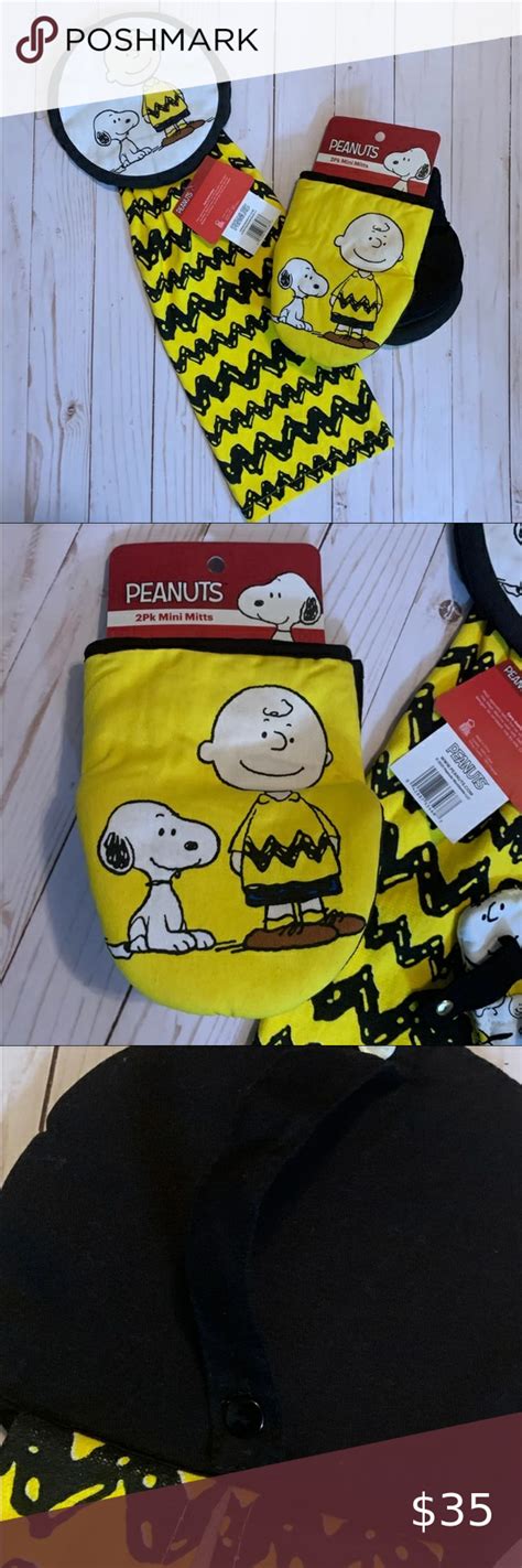 Peanuts Charlie Brown And Snoopy Kitchen Hanging Towel And Oven Mitts