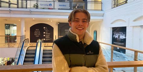 Oliver (18) er ny i arbeidslivet og ønsker å spare. Her er ekspertens ...