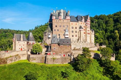 Premium Photo | Eltz castle near koblenz germany