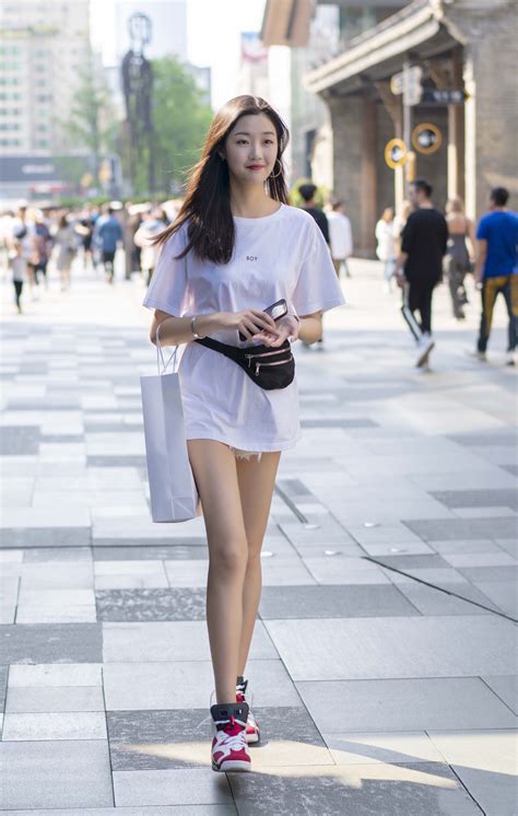 Pin By Chunho Lau On 웨이보 Chinese Fashion Street Chinese Street Fashion Women China Street