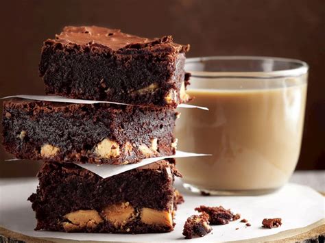 Beyaz çikolatalı brownie Pratik Nefis ve Lezzetli Yemek Tarifleri