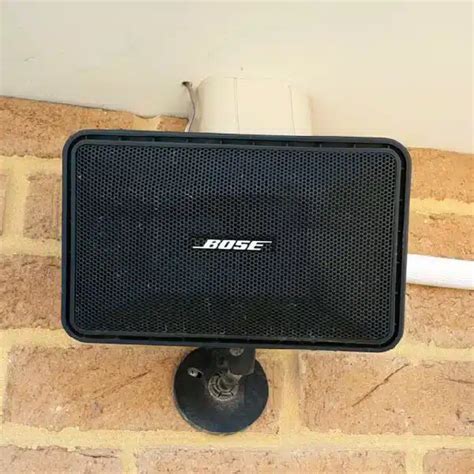 Bose model 101 wall mount pair speakers | Best price