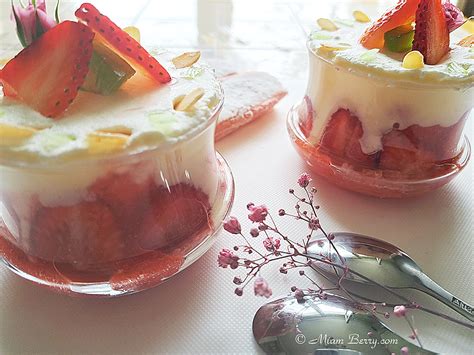 Minis Trifles De Printemps Aux Fraises Miam Berry