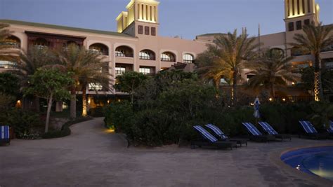 Blick Vom Pool Auf Das Ho Desert Islands Resort And Spa By Anantara Sir Bani Yas Island