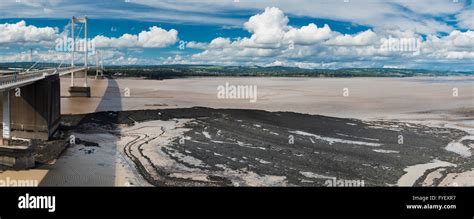 The River Severn with the Severn Bridge (Severn-Wye Bridge) between ...