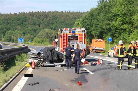 A Bei Bamberg Auto Kracht In Stauende J Hriger Stirbt