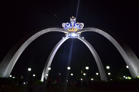 Dataran Istana Johor Bahru, Nearby Suria City Hotel