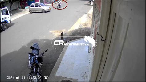 Video Tr Gico Accidente Motociclista Pierde La Pierna Tras Rozar Con