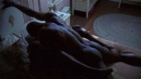 Rutina Wesley Desnuda En True Blood Sangre Fresca