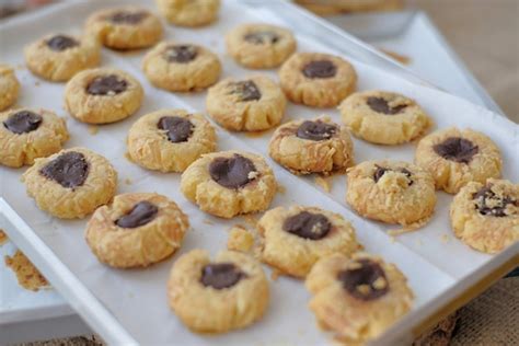 Galletas De Huella Digital De Chocolate En La Sart N Foto Premium