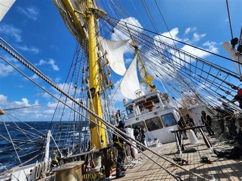 Etape Pertama Tall Ship Race Selesai KRI Bima Suci Tetap Menjadi