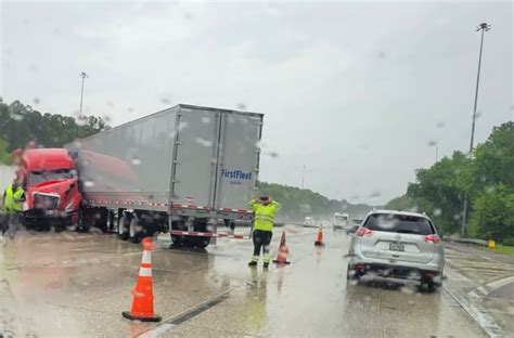 Traffic Alert I 95 Crash Involving Semi Truck Snarls Traffic Near