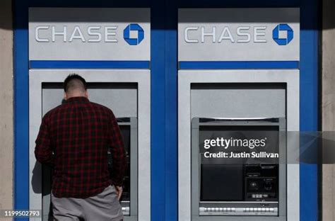 Chase Bank Atm Photos and Premium High Res Pictures - Getty Images