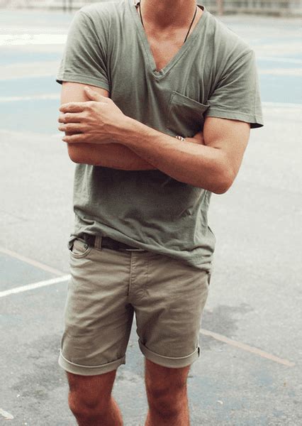 26 Cool And Stylish Bermuda Shorts For Men This Season