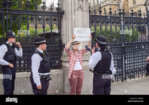 London UK 12th Sep 2022 Police Move An Anti Monarchy Protester