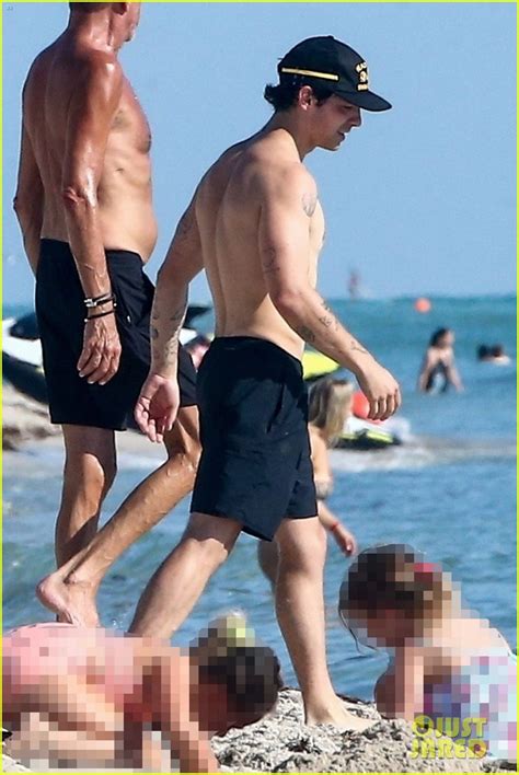 Joe Jonas Shirtless