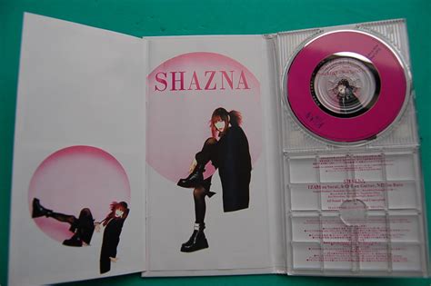 Yahooオークション 3枚 8㎝cd Shazna Love Is Alivedear Love Whit