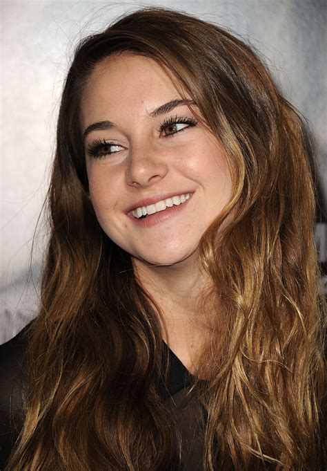 Simply Shailene Photo Archives