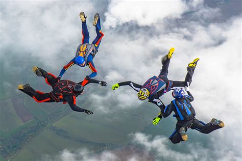 Best Places To Skydive Around The World Urbansurf