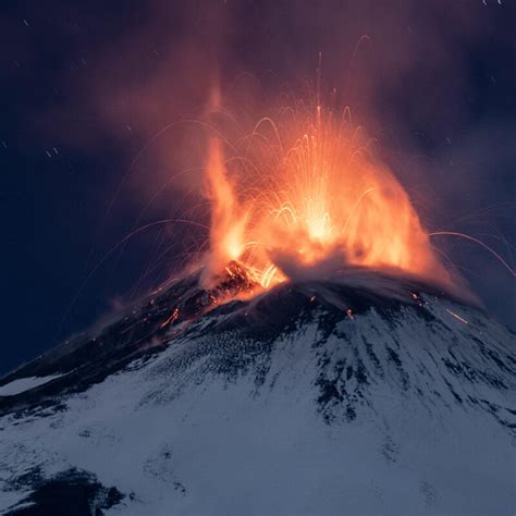 Etna Continua L Attivit Stromboliana Da Cratere Sud Est Operativo L