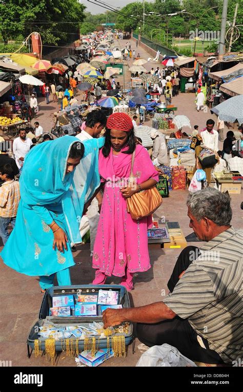 Street market in Old Delhi, Delhi India Stock Photo - Alamy