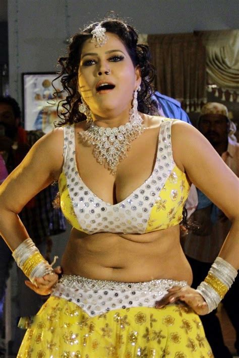 Seema Sing Hot Photo Alasopa