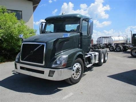 2013 Volvo VNL64T300 Day Cab Truck D13 475HP 13 Speed Manual For