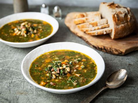 Spinach and white bean soup | Recipe | Kitchen Stories