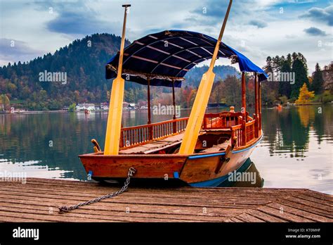 A Pletna Traditional Slovenia Boat On Lake Bled Stock Photo Alamy