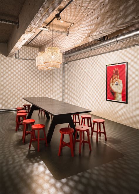 Antwerp co working space designed to promote surprising walks around