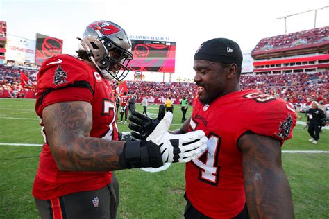 Tristan Wirfs claims the crown as highest paid offensive non