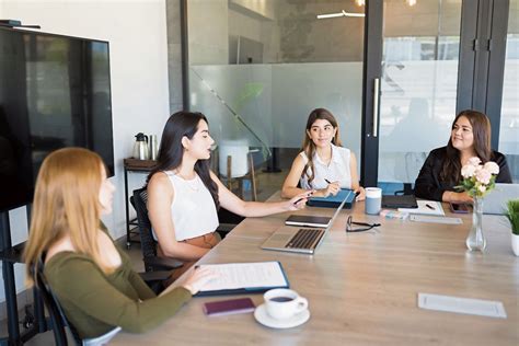 Para Las Pocas Mujeres Que Ocupan Puestos De Ceo Los Sueldos Han