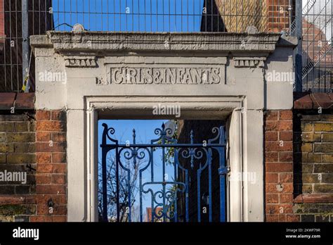 signage, Keyworth Primary School, London, England Stock Photo - Alamy