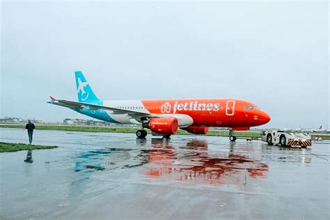 Canada Jetlines Receives Air Operating Certificate From Transport