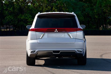 Mitsubishi Outlander PHEV Concept S revealed