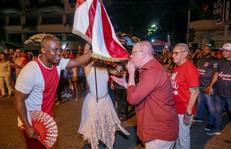 Acad Micos Do Salgueiro Realiza Primeiro Ensaio De Rua Rumo Ao Carnaval