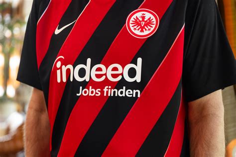 Journal Frankfurt Nachrichten Eintracht Stellt Neues Heimtrikot Vor