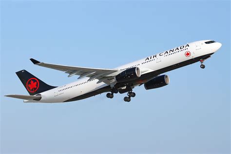 Air Canada Reacts To Proposed Toronto Pearson Flight Limits