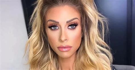 Mrs Hinch Giggles As Naked Bath Snap Accidentally Shows Reflection Of Her Boobs Daily Star