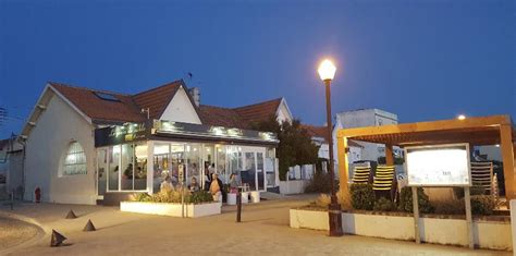 Restaurant Le Grain De Sable Chateilaillon Plage