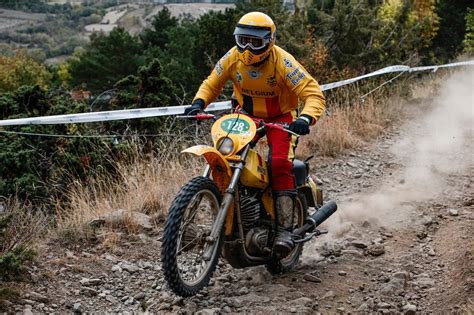 FIM Enduro Vintage Trophy La Cerdanya buena actuación del equipo de la