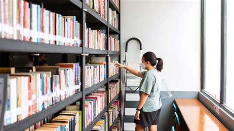 Baca Di Tebet Perpustakaan Unik Paling Homey Di Jakarta Aksaramaya