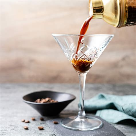 How To Make A Perfect Espresso Martini - Food Faith Fitness