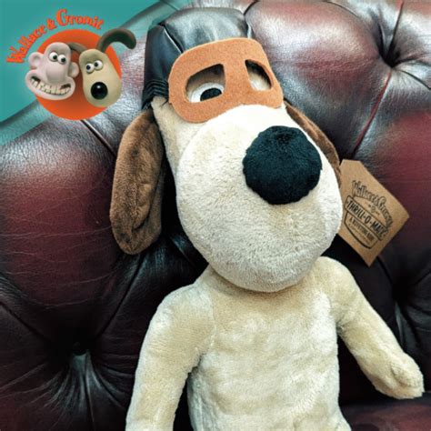 Wallace & Gromit – Pilot Gromit Plush 28cm – Blackpool Pleasure Beach ...