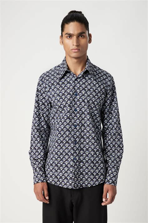 Regular Fit Button Down Shirt In An All Over Scallop Print Genes